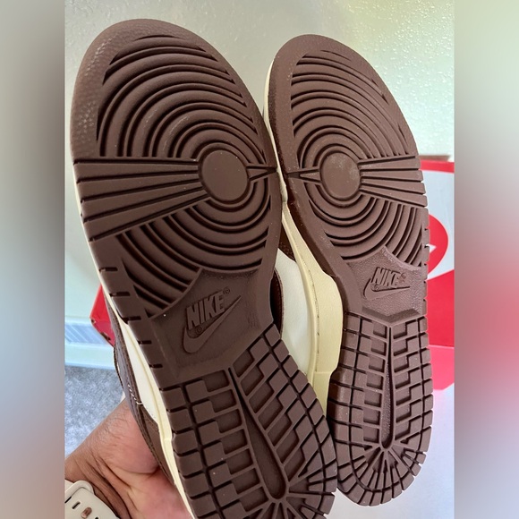 Size 7.5 women’s size 6 men’s dunk low mochas brand new never been worn - Picture 4 of 5